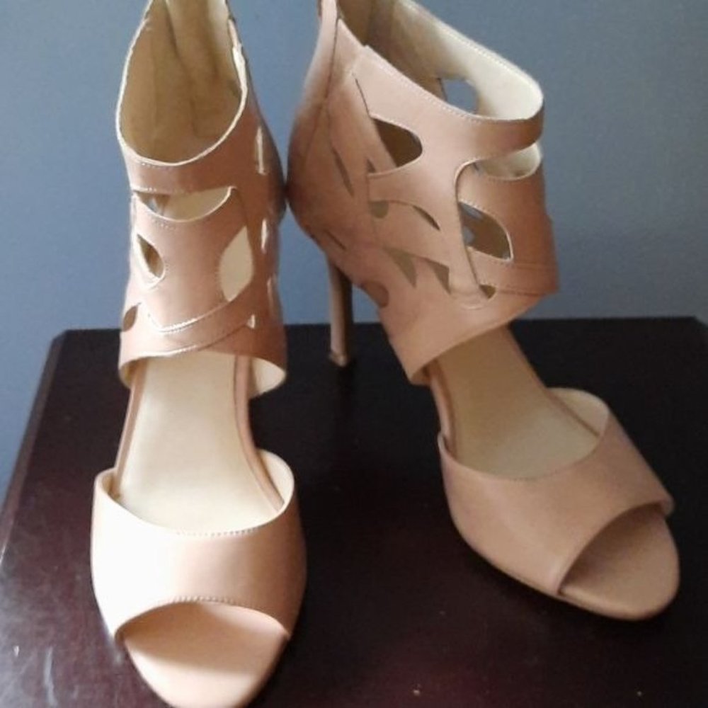 Nine West Fabeyana Leather Cut Out Open Toe High Heel Ankle Booties Size 8